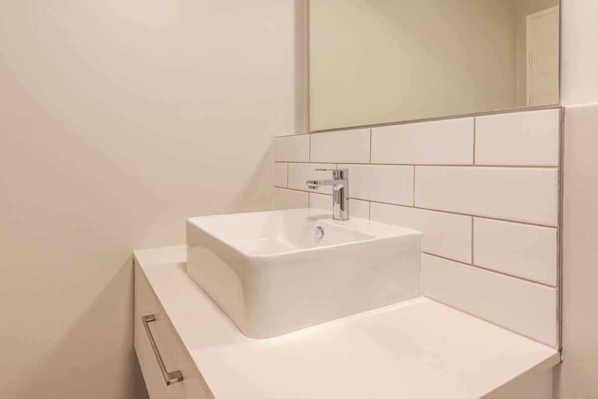 Apartment Penthouse 2 Bedroom - Biscuit Mill- *