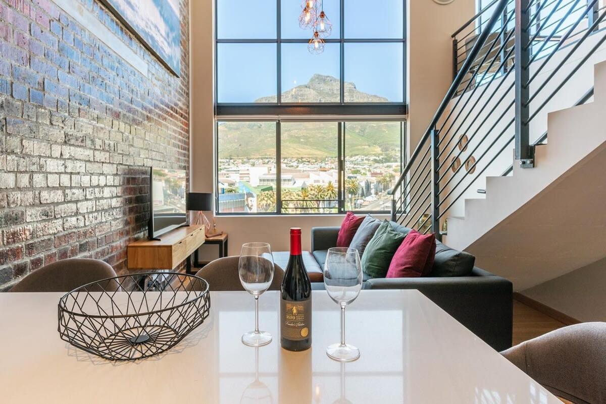 Penthouse 2 Bedroom - Biscuit Mill- *