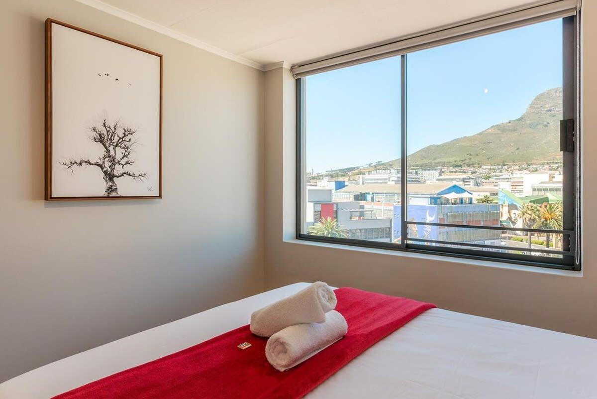 Penthouse 2 Bedroom - Biscuit Mill-